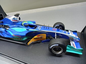 F1 SAUBER PETRONAS C24 2005 FELIPE MASSA MINICHAMPS 1:18 - 3