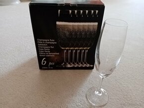Sklenky na sekt - 3