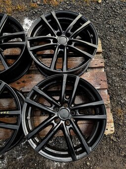 Alu kola, disky r18 5x112 UNIWHEELS - 3