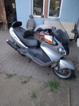 Suzuki Burgman 650 - 3