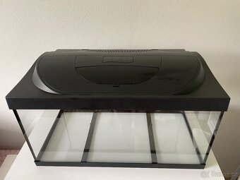 Prodám akvárium s krytem velikost 60 x 30 x 30 cm - 3
