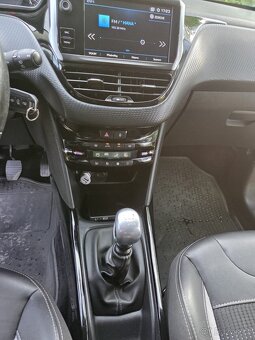Peugeot 2008,1,2 PureTech 96 kW , r.v. 2019, benzín - 3