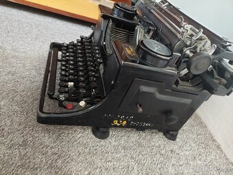 Starožitný psací stroj - 3