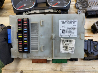 Elektronické díly Galaxy (06-15) - 3