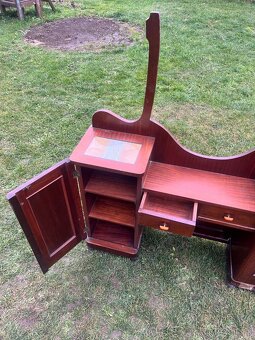 Starozitny toaletni stolek - 3