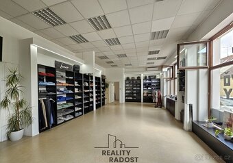 Pronájem komerčních prostor 90 m2 v centru, ul. Štefánikova - 3