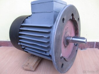 Přírubový elektromotor 380V.0,55kw-1380ot.min.Mohelnice. - 3