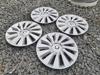 Originál poklice Škoda r 16 - 3