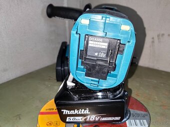 Makita DGA506 Aku úhlová bruska 125mm - 3
