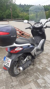 Skutr ymaha 250 - 3