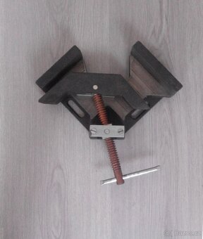 Pravoúhlá svařovací litinová dvouosá svěrka / svěrák - 3