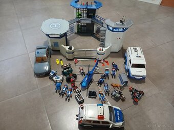 Playmobil Policejní stanice s vězením+2 další policejní sady - 3