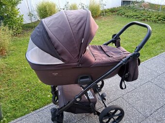 Hluboký kočárek a autosedačka 0-13 kg. - 3