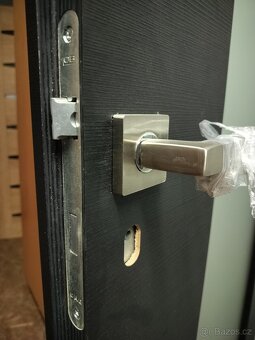 Dveře Dre Vetro C.1 Černá, příčně vroubkovaná 80 cm - 3