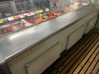 Prodejní pult-vytrína - 3