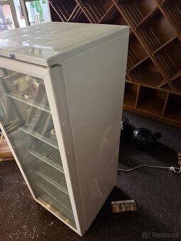 Chladicí vitrína Beko - 3