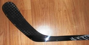 Kompozitová hůl WARRIOR DISHER, flex 50, pravá - NOVÁ - 3