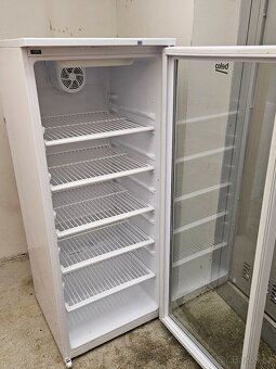 Prosklená lednice Beko - 3