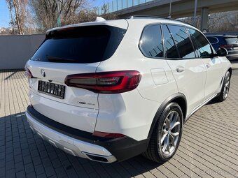 BMW X5 45e 290kw 2021 Laser HUD ACC vzduch -21% DPH - 3
