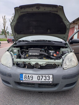 Toyota Yaris ČR 1.0 48kw r.v.2003 3 dveř - 3