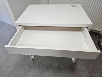 Dětský psací stůl IKEA s výsuvným šuplíkem - 3
