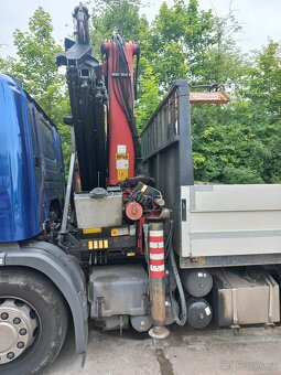 Scania P280 6x2 s rukou - 3