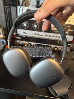 Apple max AirPods - 3