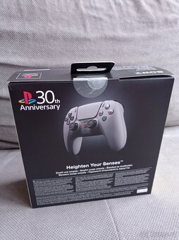 PS5 DualSense 30th Anniversary Editon - 3