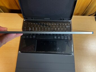 iPad Air 13-inch (M2) 128Gb Wi-Fi + klavesnica ako obal - 3