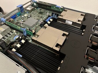 Dell R420 - 2x2430L; 64GB RAM; 4x4TB HDD - plne funkcni - 3