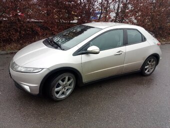 Honda Civic 8g.18.benzin - 3