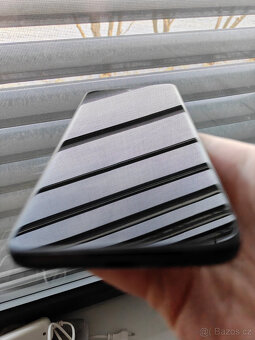 Motorola Moto E32s 4/64GB šedá - 3