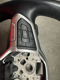 Volant VW ,F 1 pádla,travel assist TOP STAV - 3