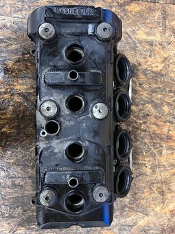 Hlava motoru GSX-R 750 k6-k7 - 3
