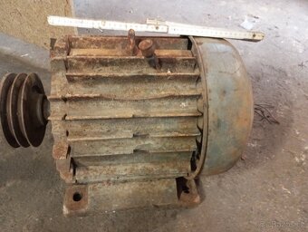 Motor z kotoučové pily 8kw - 3