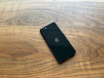 Apple iPhone SE 2 128GB – Černý,Baterie 100% - 3