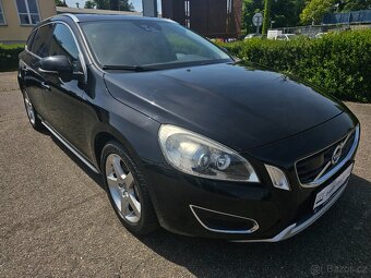 VOLVO V60 2012 T6 224 kW AWD 4x4 R-DESIGN,NAVI,PARK.KAMERA - 3