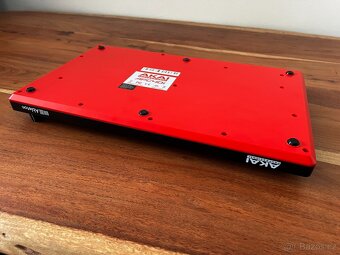 Prodám AKAI APC40 MK2 – MIDI kontroler - 3