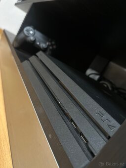 Playstation 4 PRO - 3