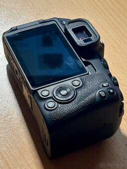 Canon EOS RP - top stav - 3