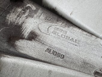 Poklice Audi R16 8V0.601.147C - 3