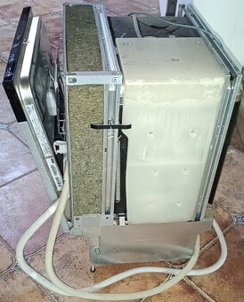 Myčka nádobí vestavná - 3