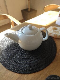 Bílá porcelánová konvice NOVÁ - 3