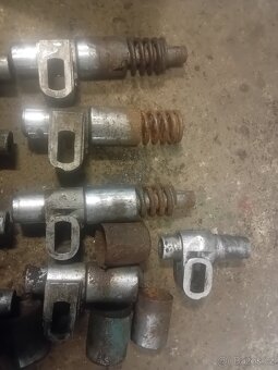 Kluzaky jawa pérák - 3