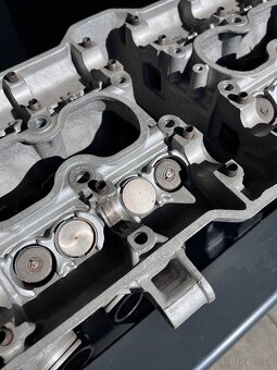 Honda CBX 1000 hlava - 3