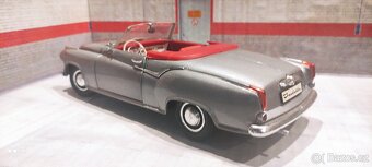 Borgward Isabela Revell Cabrio 1:18 - 3