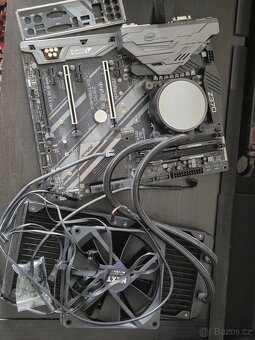 Intel i9 9900K + 32GB DDR4 + ASRock Z370 + NZXT Kraken X62 - 3