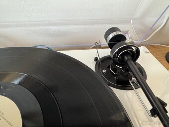 GRAMOFON TESLA NC500 po renovaci - 3