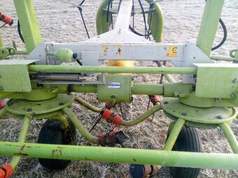 Obraceč sena a píce CLAAS VOLTO 640 - 3