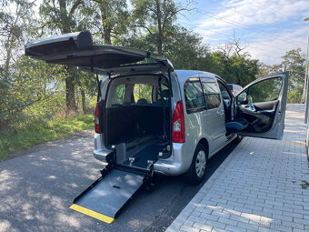 Citroën Berlingo pro převoz vozíčkáře - 3
